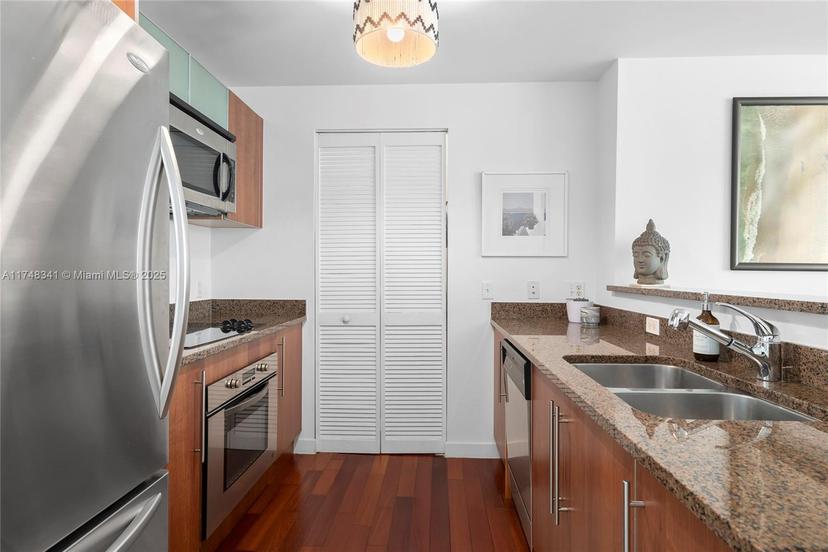 Picture of 300 S Biscayne Blvd # 3604, Miami FL 33131