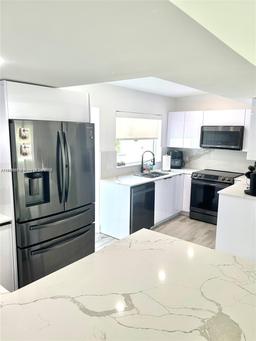 Picture of 1905 Alamanda Dr, North Miami, FL 33181