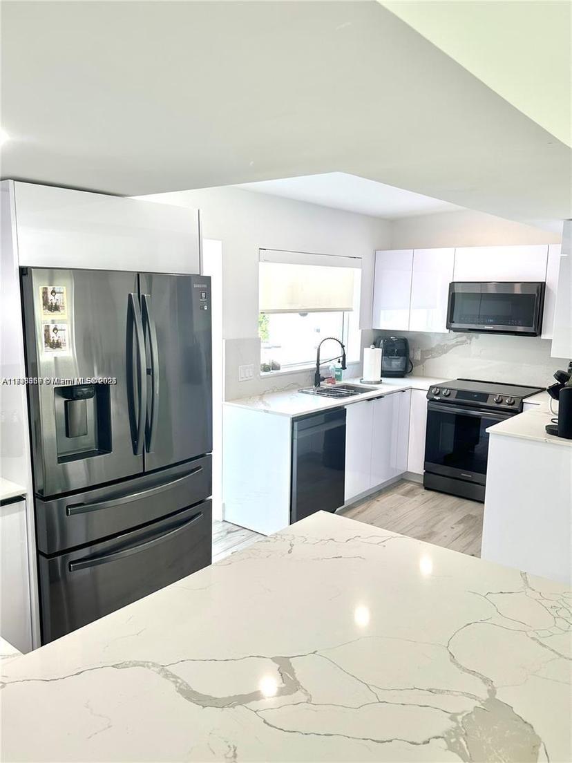 Picture of 1905 Alamanda Dr, North Miami FL 33181