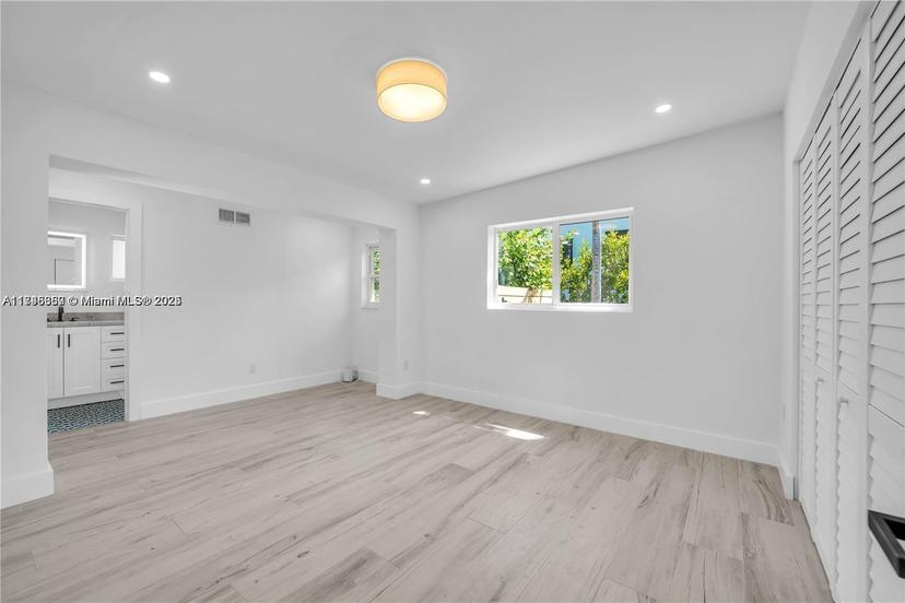 Picture of 1905 Alamanda Dr, North Miami FL 33181