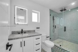 Picture of 1905 Alamanda Dr, North Miami, FL 33181