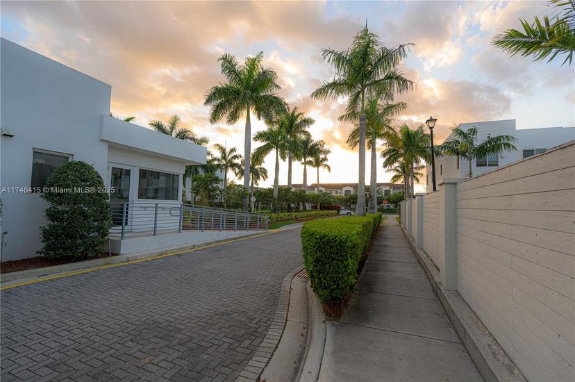Picture of 7250 NW 103Rd Path, Doral FL 33178