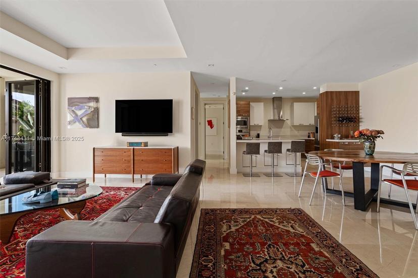Picture of 718 Valencia Ave # 207, Coral Gables FL 33134