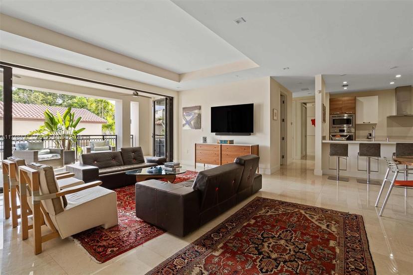 Picture of 718 Valencia Ave # 207, Coral Gables FL 33134