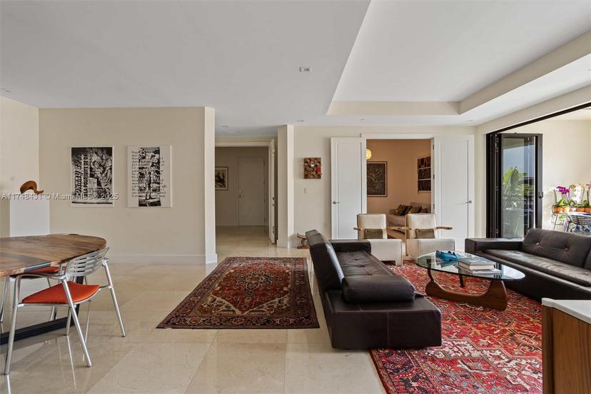 Picture of 718 Valencia Ave # 207, Coral Gables FL 33134