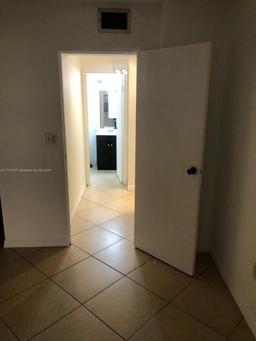 Picture of 16950 W Dixie Hwy A631 Hwy # 631, North Miami Beach, FL 33160