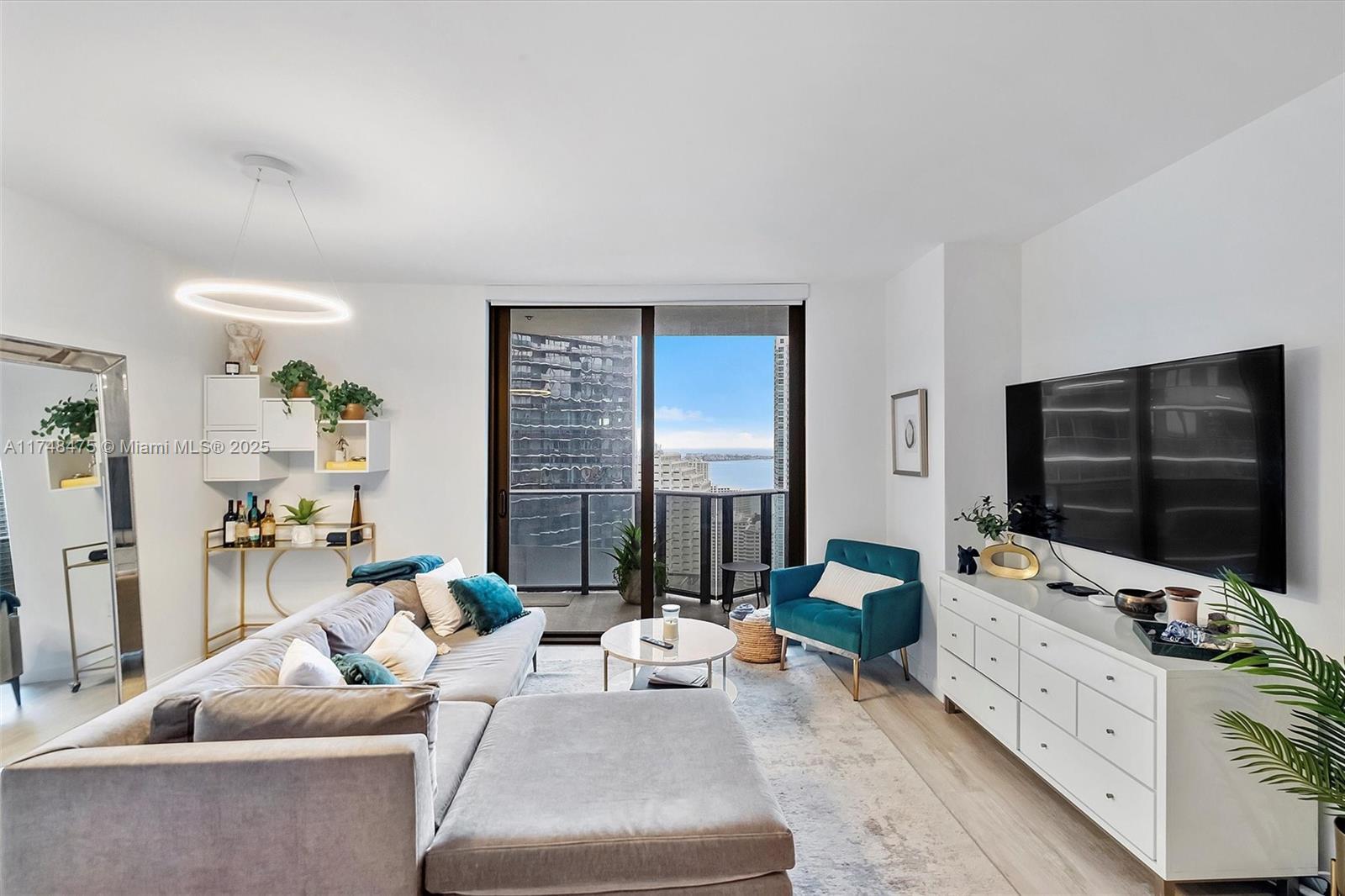 Picture of 45 SW 9Th St # 3602, Miami, FL 33130