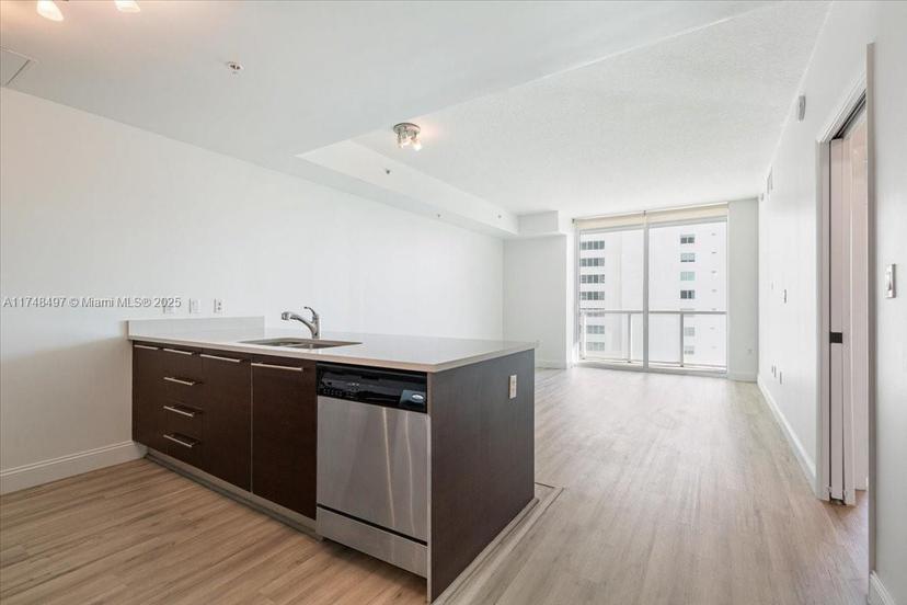 Picture of 1900 N Bayshore Dr # 1509, Miami FL 33132