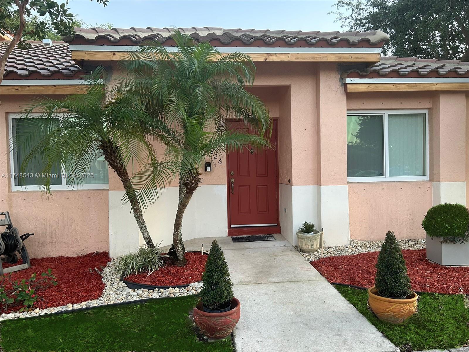 Picture of 20826 NW 3Rd Ct # 20826, Pembroke Pines, FL 33029