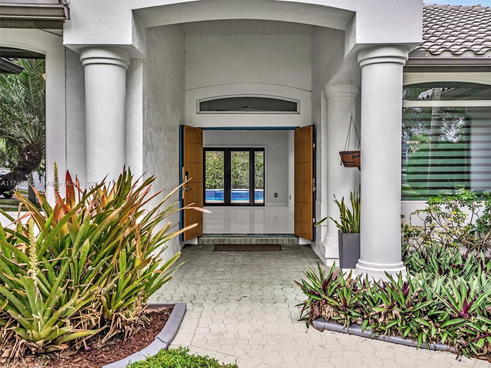 Picture of 15821 SW 61St St, Davie, FL 33331