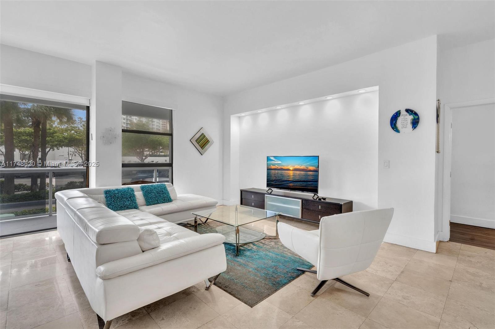 Picture of 20505 E Country Club Dr # 137, Aventura, FL 33180