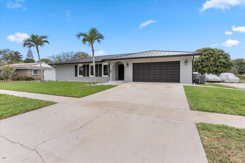 Picture of 22111 W Serenata Cir W, Boca Raton FL 33433