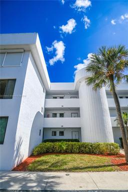 Picture of 1490 Sheridan St # 12A, Hollywood, FL 33020
