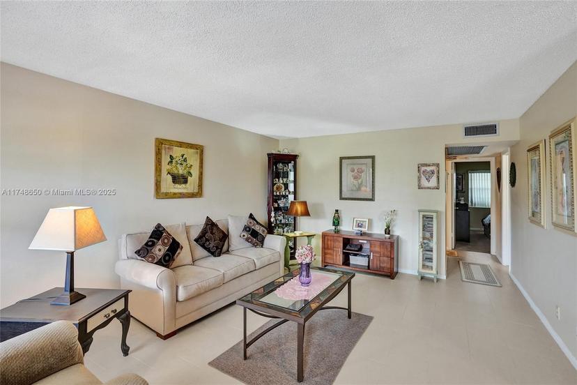 Picture of 235 Kent N # 235, West Palm Beach FL 33417