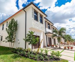 Picture of 15835 NW 91St Ct # 15835, Miami Lakes, FL 33018