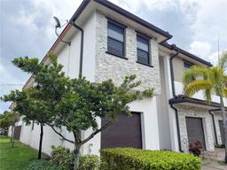 Picture of 15835 NW 91St Ct # 15835, Miami Lakes, FL 33018