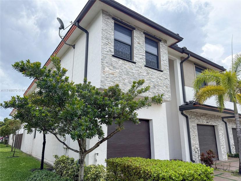 Picture of 15835 NW 91St Ct # 15835, Miami Lakes FL 33018
