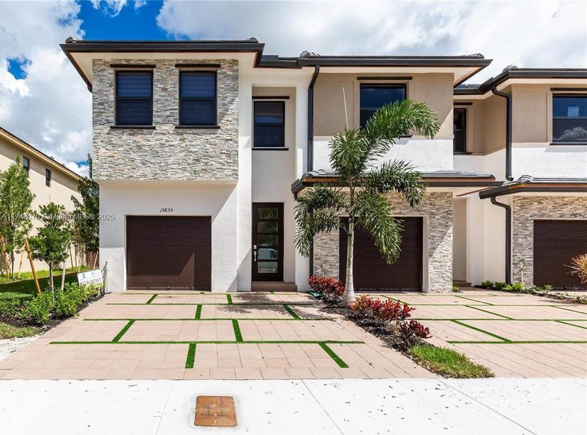 Picture of 15835 NW 91St Ct # 15835, Miami Lakes FL 33018