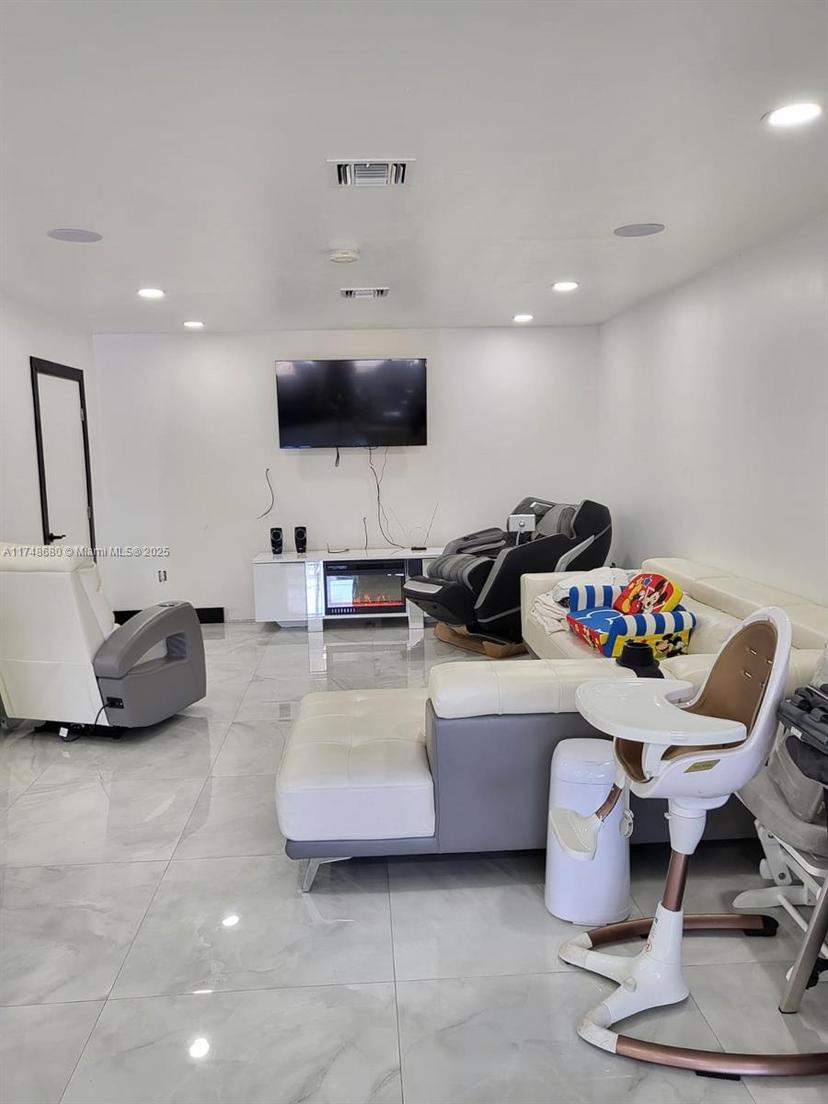 Picture of 3300 NW 171St St, Miami Gardens FL 33056