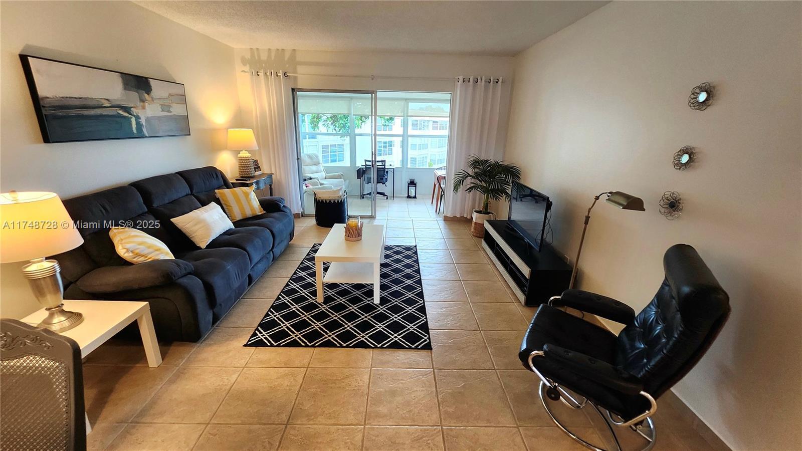 Picture of 3505 NW 48Th Ave # 602, Lauderdale Lakes, FL 33319