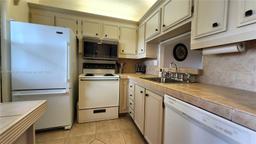 Picture of 3505 NW 48Th Ave # 602, Lauderdale Lakes, FL 33319