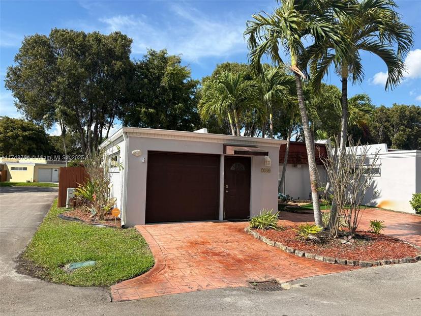 Picture of 7340 Stardust Dr # 7340, Hialeah FL 33015