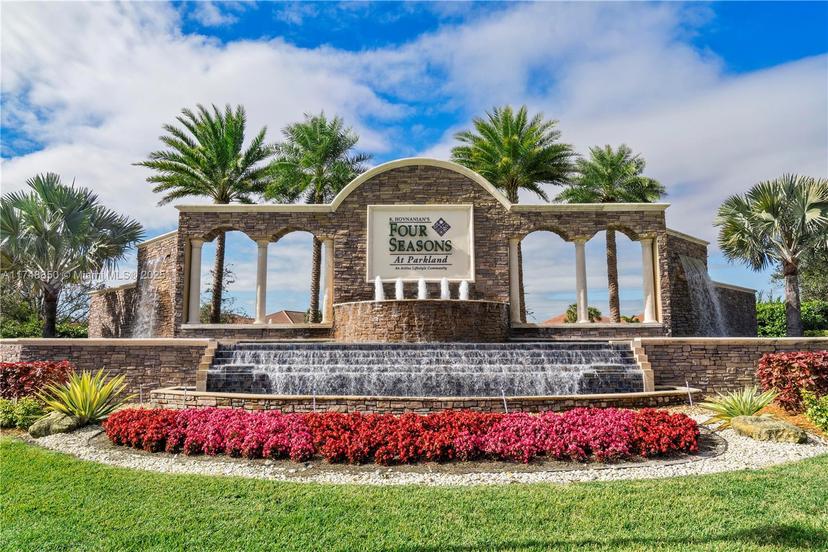 Picture of 11943 N Leon Cir N, Parkland FL 33076