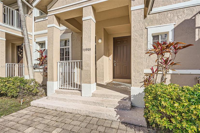 Picture of 13905 SW 279Th Ln, Homestead FL 33032