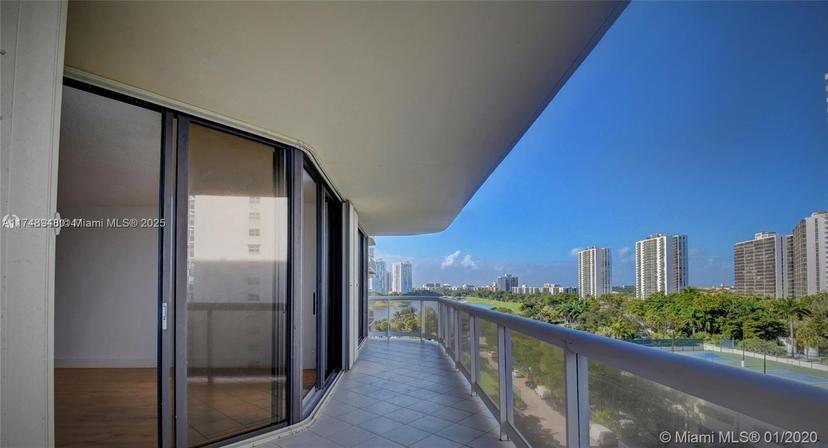 Picture of 20191 E Country Club # 804, Aventura FL 33180