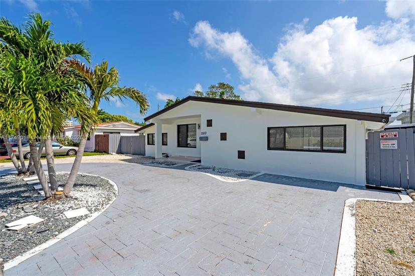Picture of 2510 NE 215Th St, Miami FL 33180