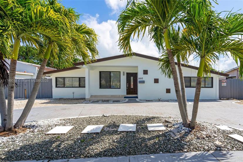 Picture of 2510 NE 215Th St, Miami FL 33180