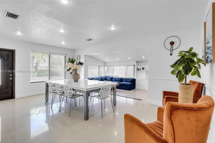 Picture of 2510 NE 215Th St, Miami FL 33180