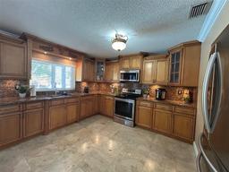 Picture of 18954 NW 91St Ave, Miami, FL 33018