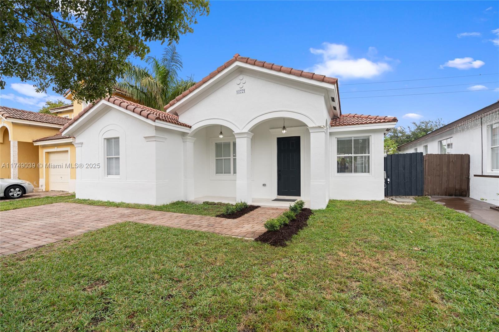 Picture of 10721 SW 240Th Ter, Homestead, FL 33032