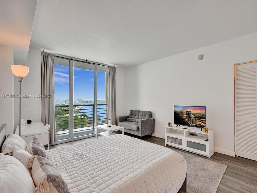 Picture of 325 S Biscayne Blvd # 1520, Miami FL 33131