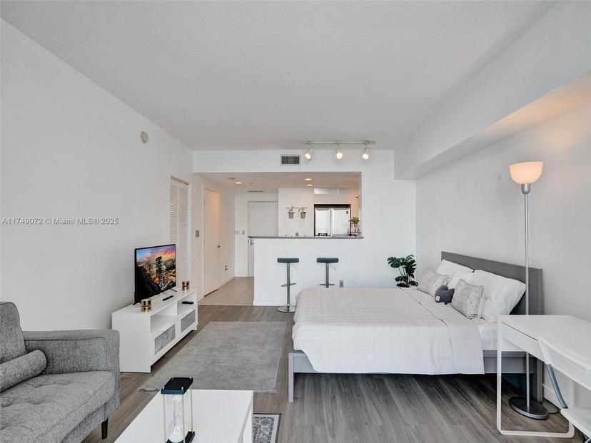 Picture of 325 S Biscayne Blvd # 1520, Miami FL 33131