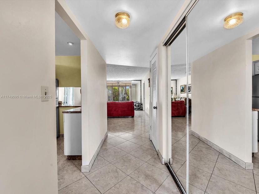 Picture of 8465 Sunrise Lakes Blvd # 212, Sunrise FL 33322