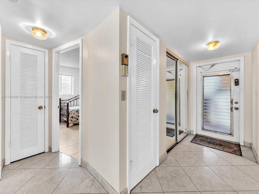 Picture of 8465 Sunrise Lakes Blvd # 212, Sunrise FL 33322