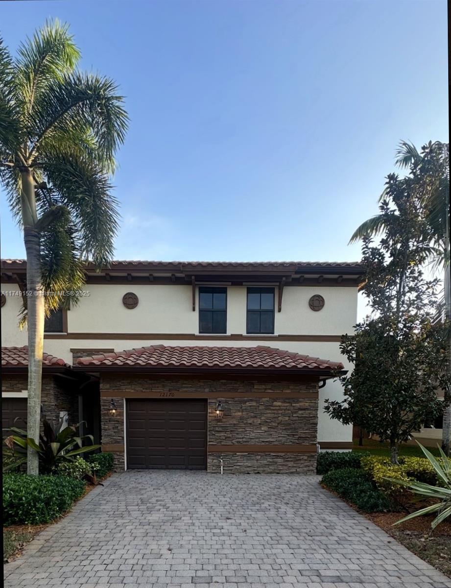 Picture of 12170 Village Pl # 1, Davie, FL 33325