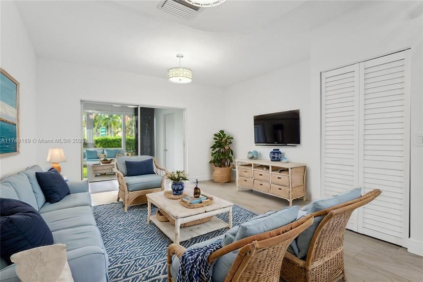Picture of 31 Whitehead Cir, Weston FL 33326