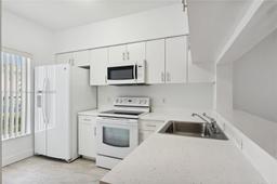 Picture of 31 Whitehead Cir, Weston, FL 33326