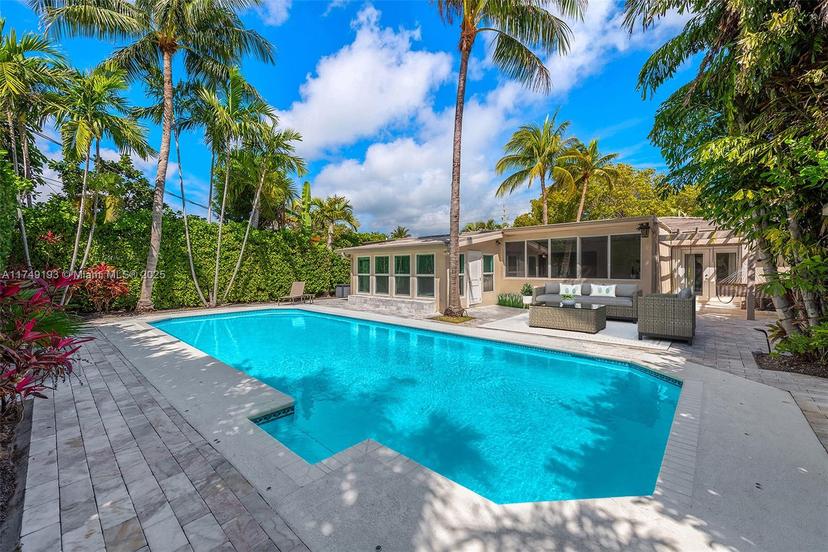Picture of 250 N Shore Dr, Miami Beach FL 33141