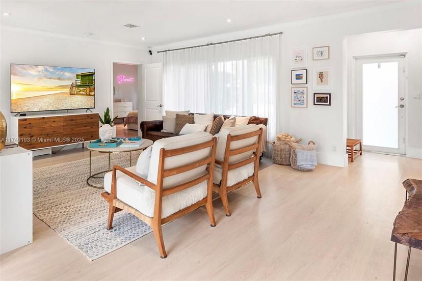 Picture of 250 N Shore Dr, Miami Beach FL 33141