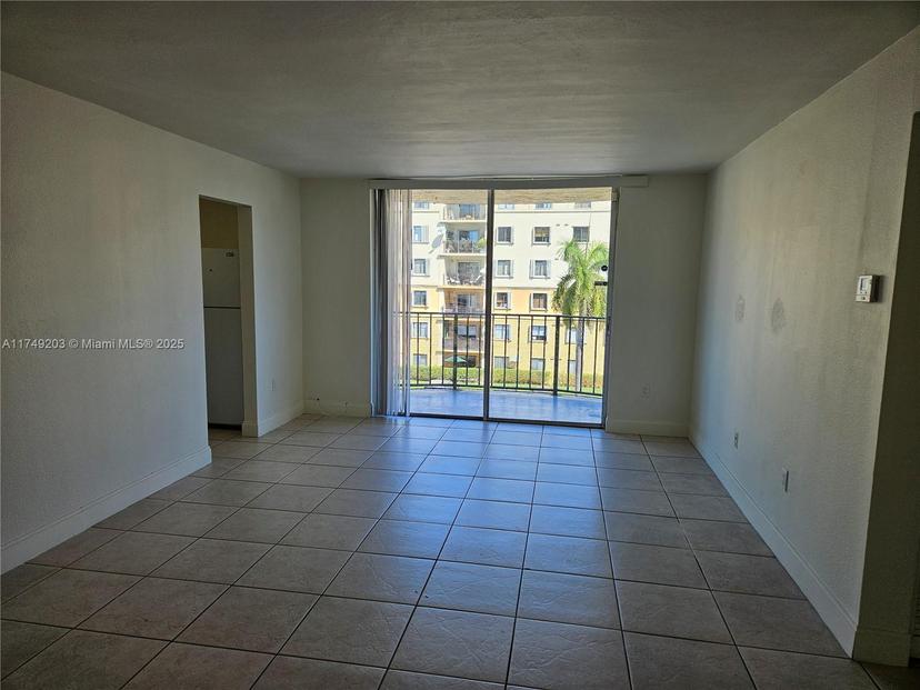 Picture of 9320 Fontainebleau Blvd # 401, Miami FL 33172