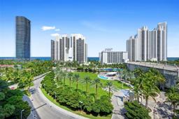Picture of 19370 Collins Ave # 517, Sunny Isles Beach, FL 33160