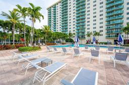 Picture of 19370 Collins Ave # 517, Sunny Isles Beach, FL 33160