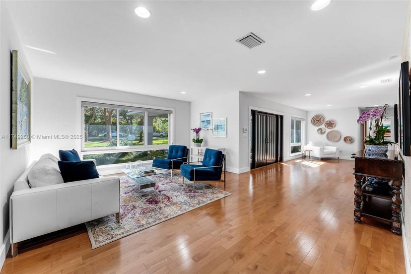 Picture of 14050 Farmer Rd, Palmetto Bay FL 33158