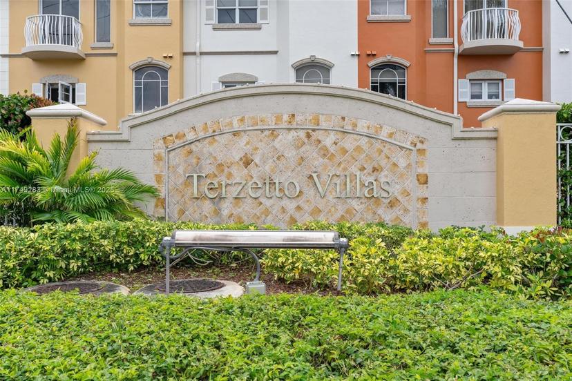 Picture of 18408 NE 27Th Ct # 18408, Aventura FL 33160