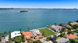 Picture of 851 N Venetian Dr, Miami, FL 33139