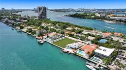 Picture of 851 N Venetian Dr, Miami, FL 33139